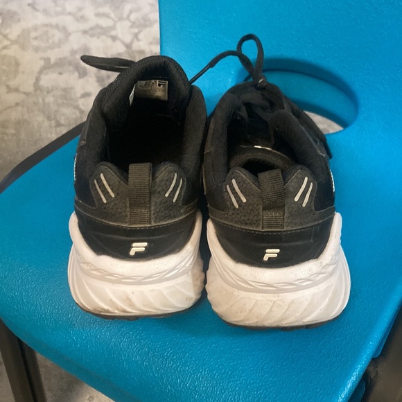 Fila black and white running shoe - Picture 2 of 7